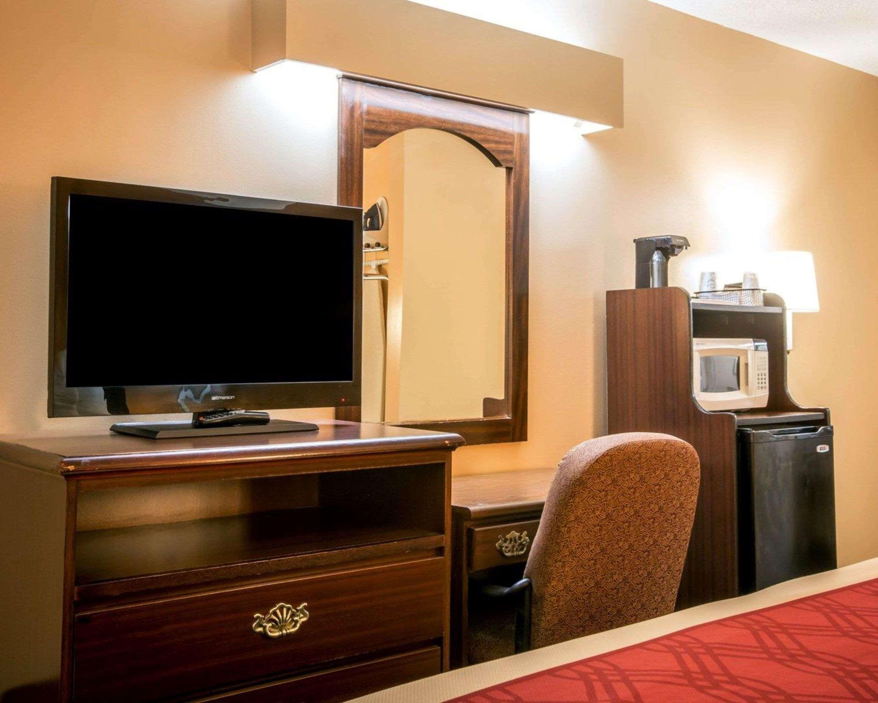 Econo Lodge Юфаула Екстериор снимка