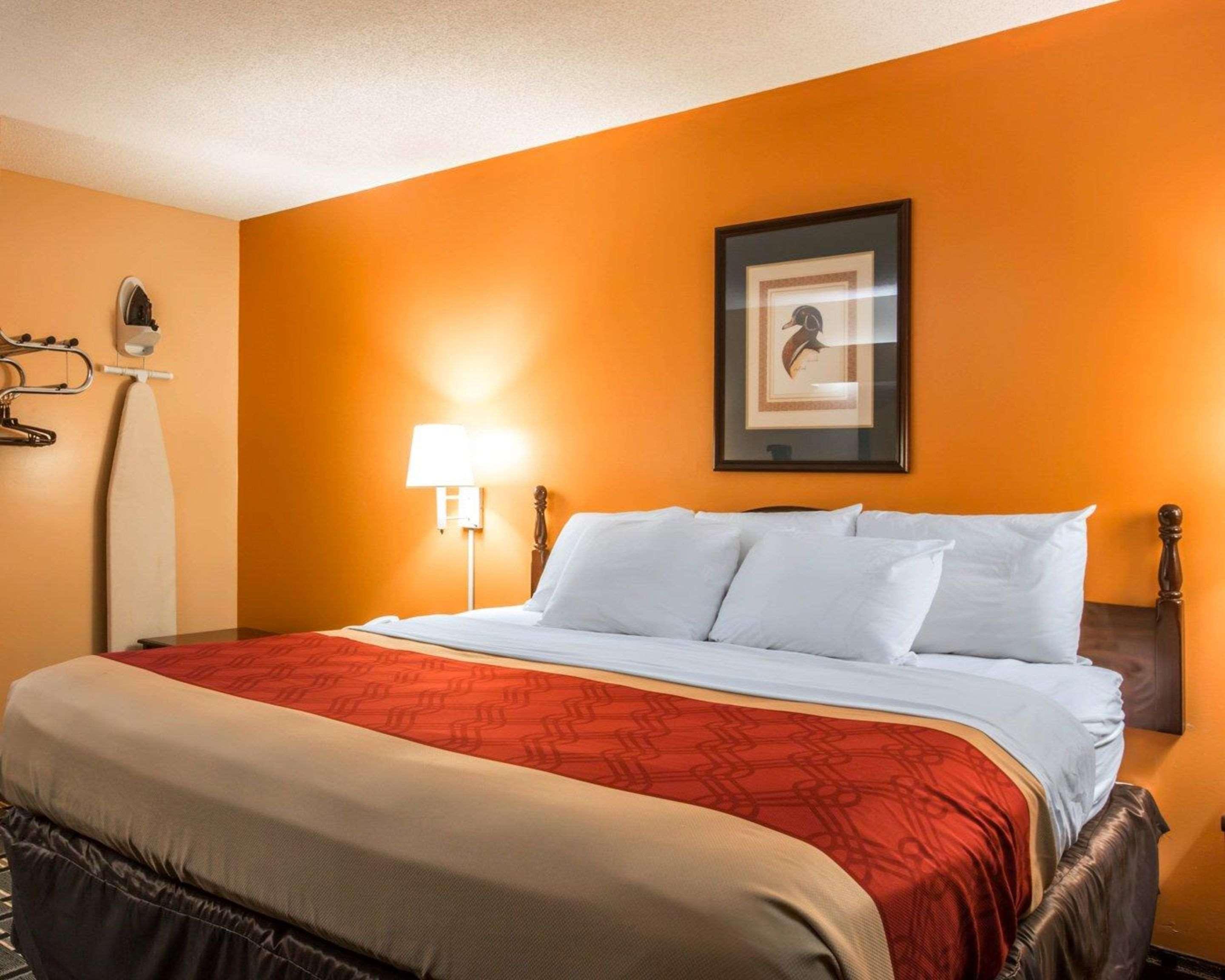 Econo Lodge Юфаула Екстериор снимка