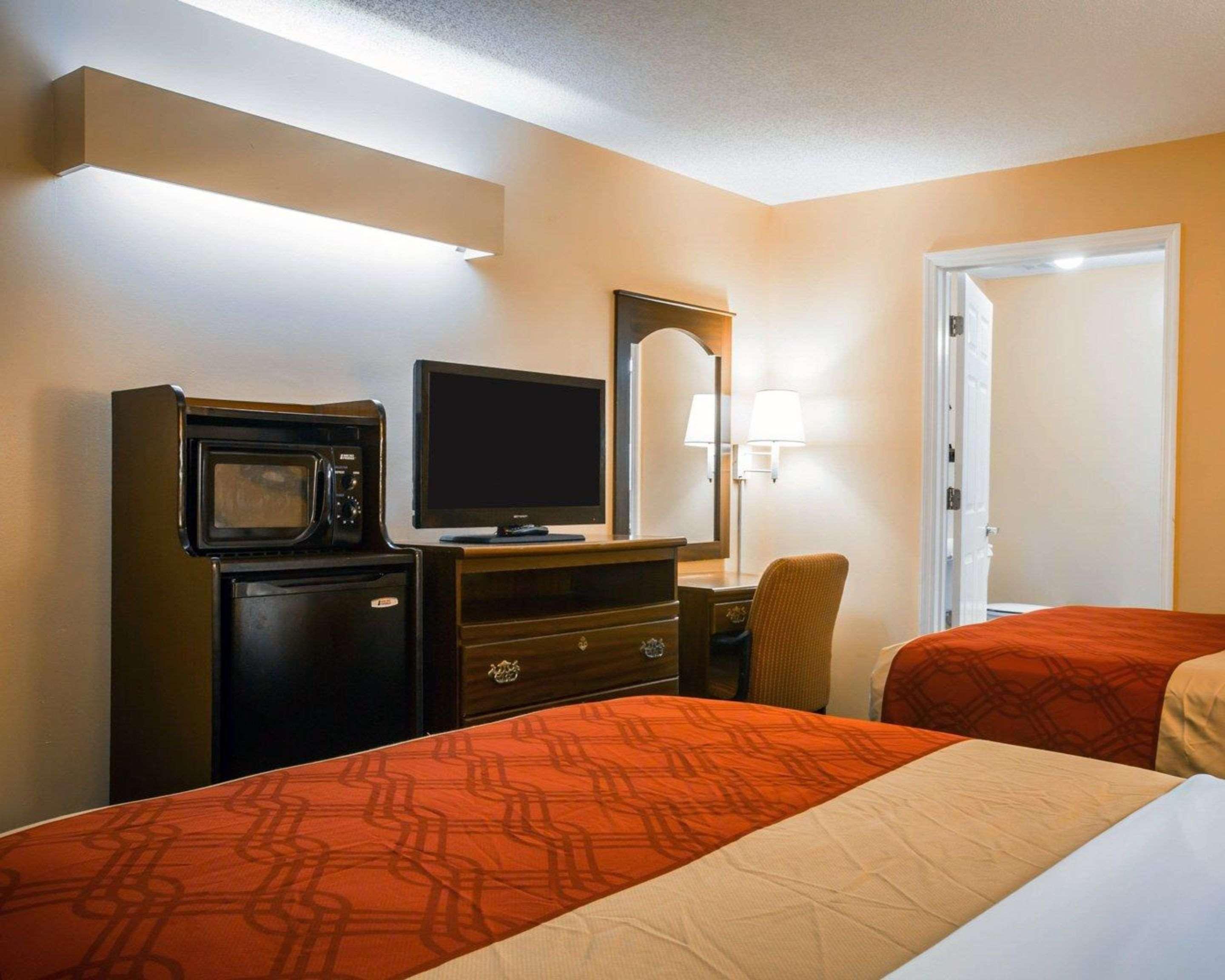 Econo Lodge Юфаула Екстериор снимка