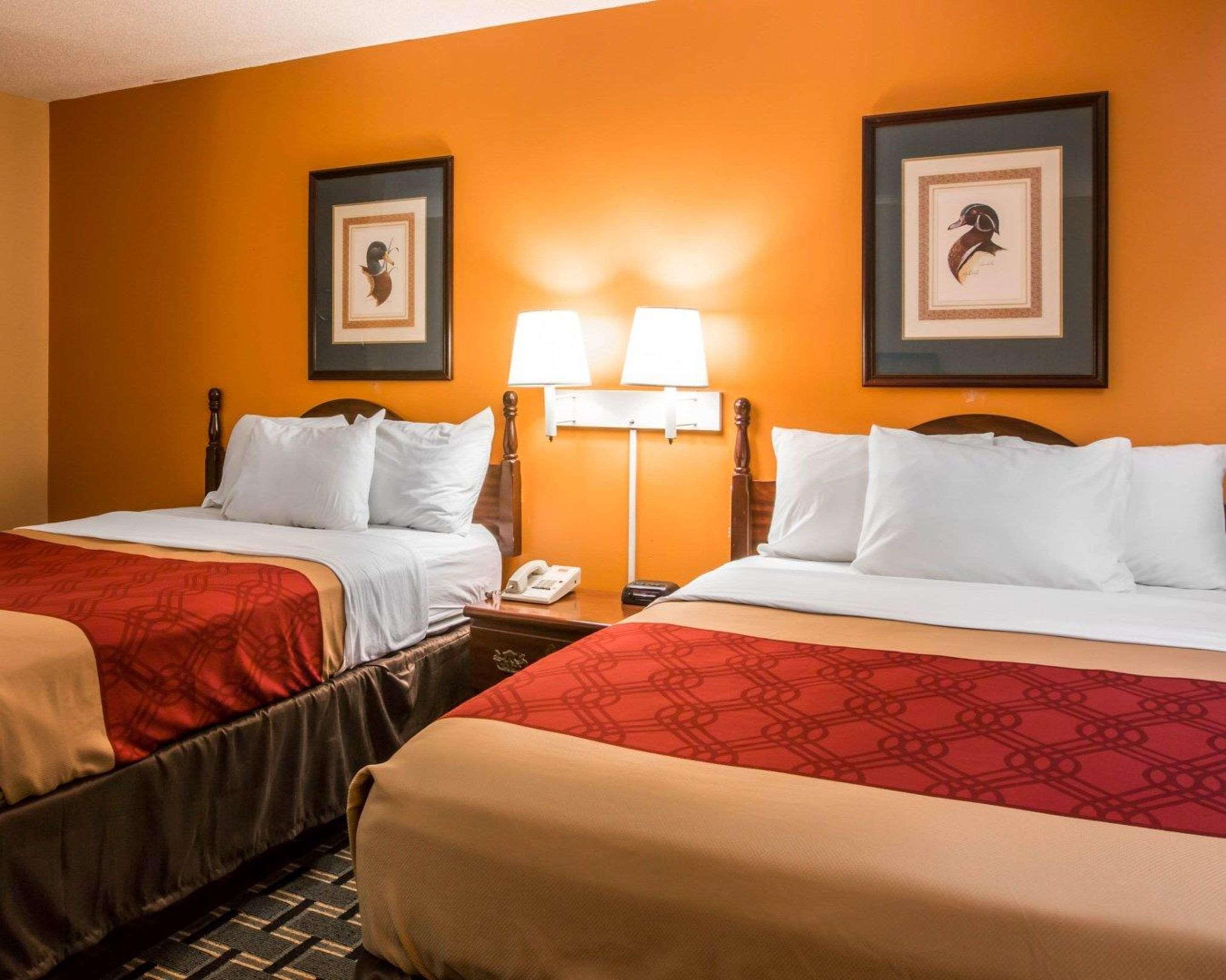 Econo Lodge Юфаула Екстериор снимка