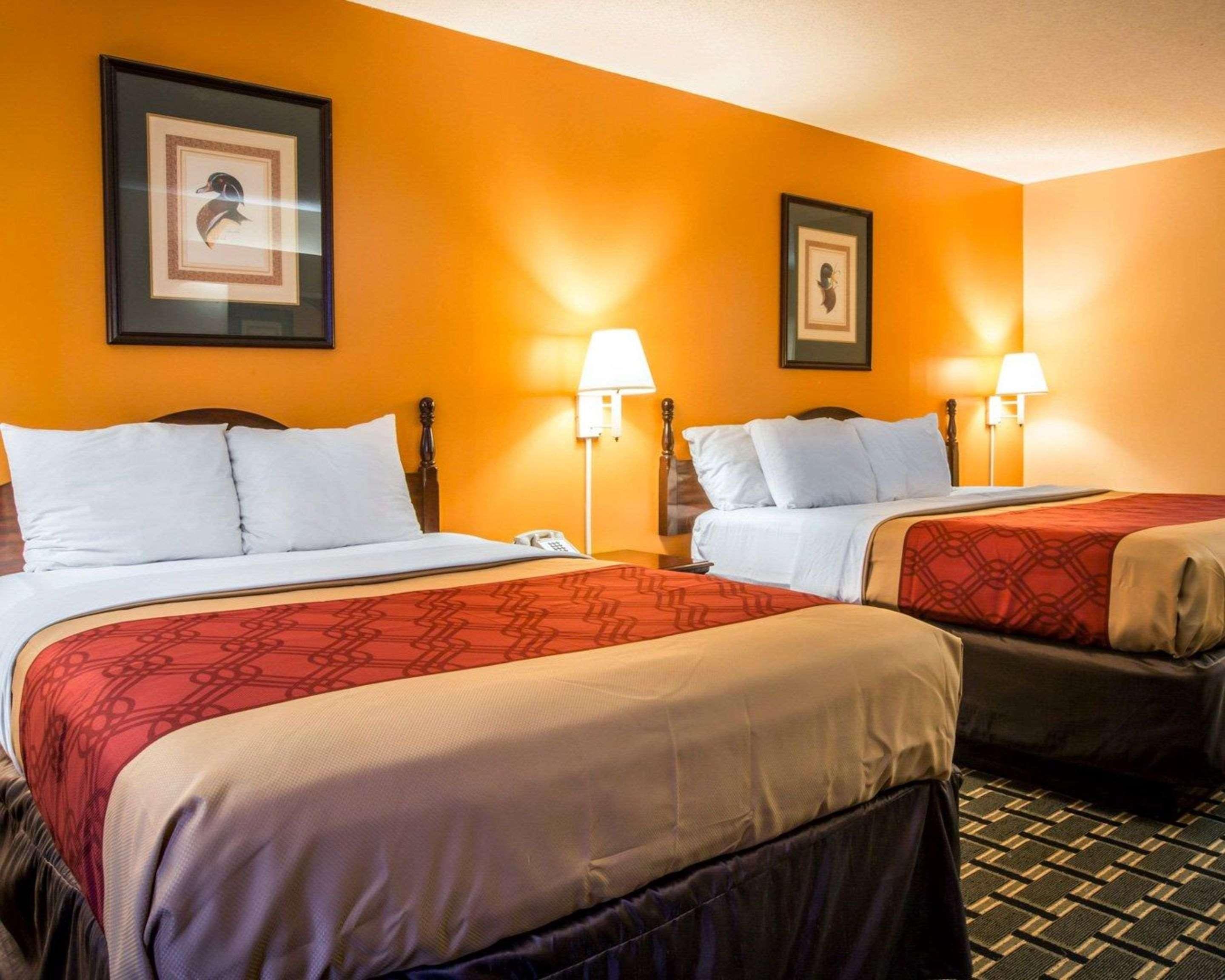 Econo Lodge Юфаула Екстериор снимка