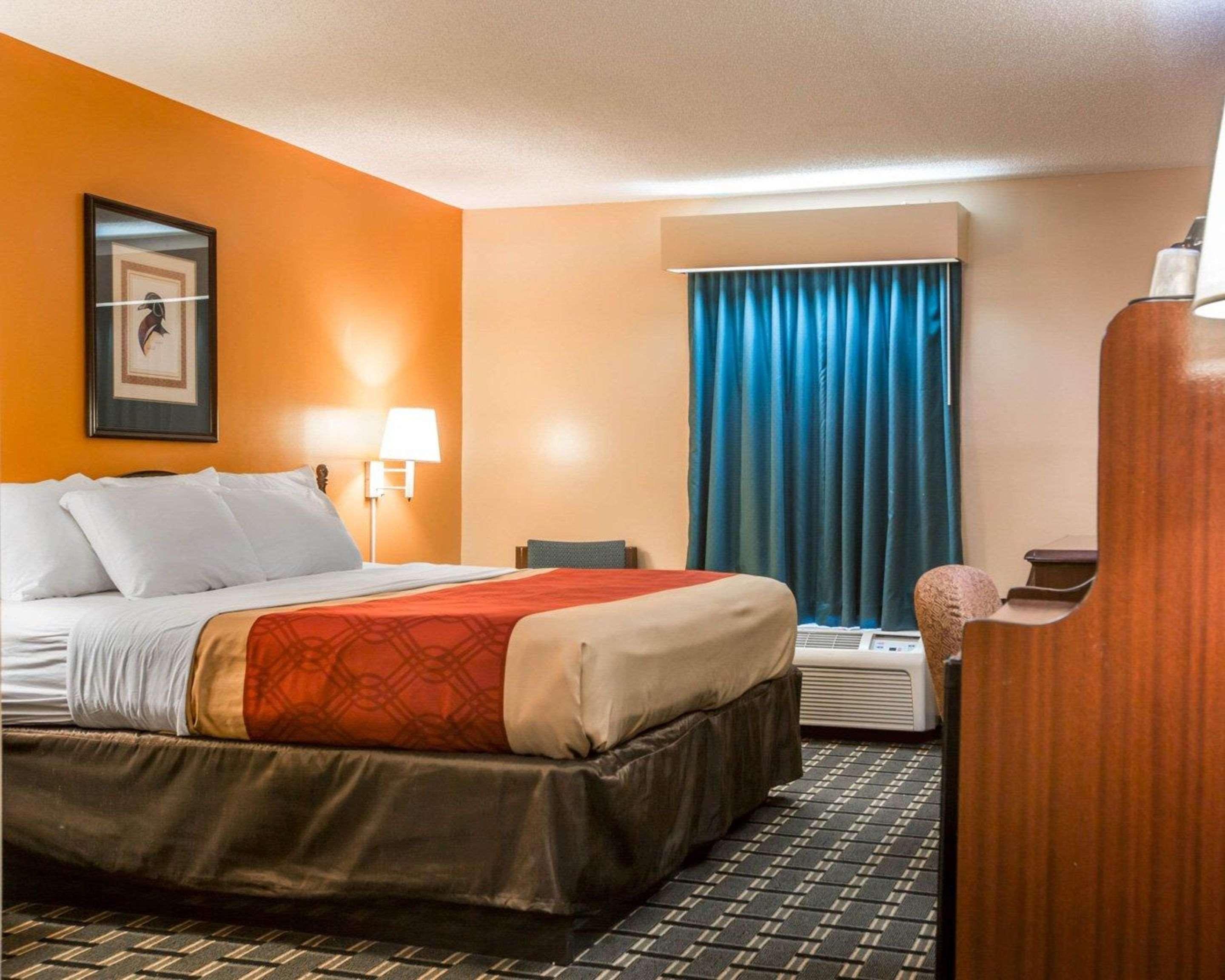 Econo Lodge Юфаула Екстериор снимка