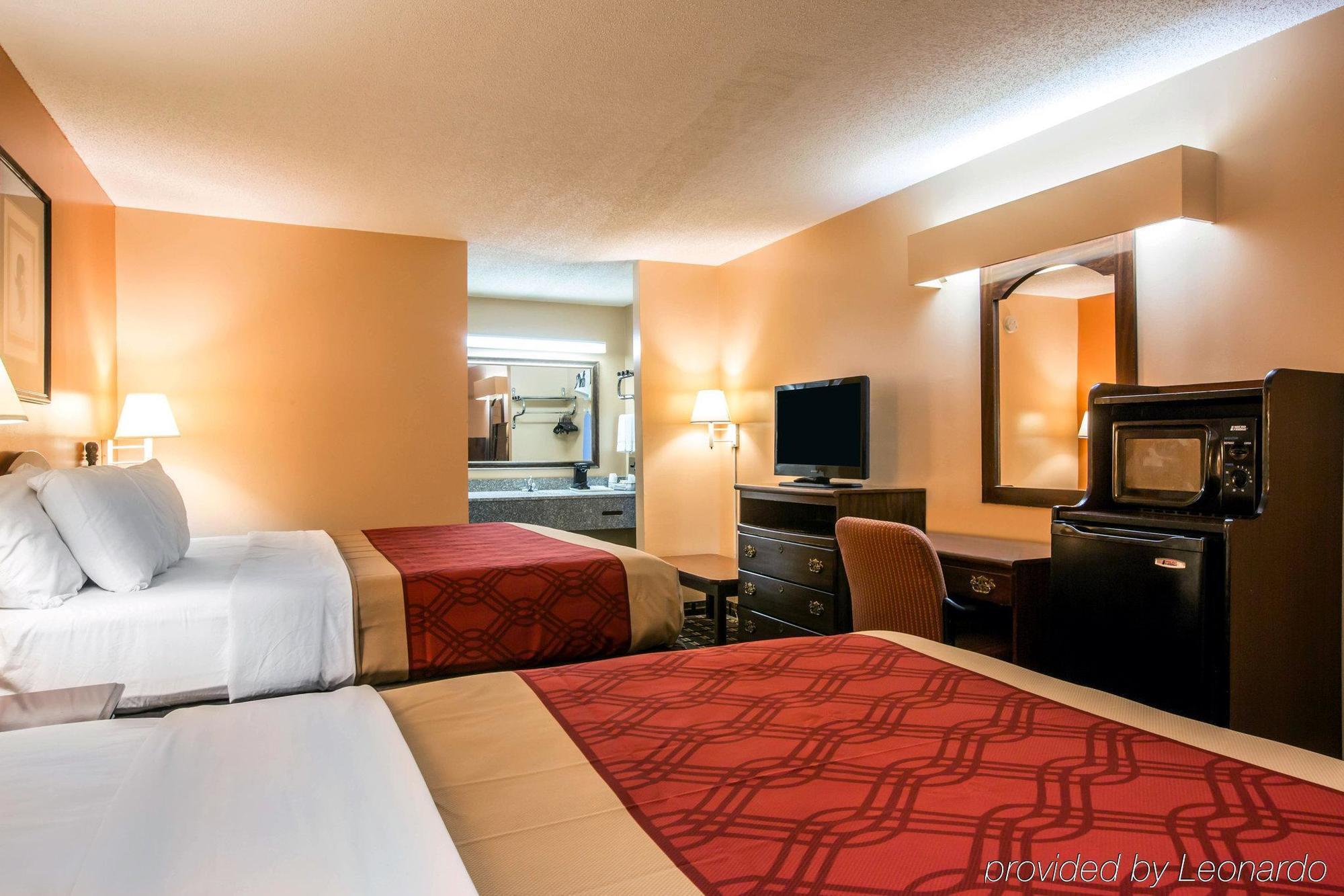 Econo Lodge Юфаула Екстериор снимка