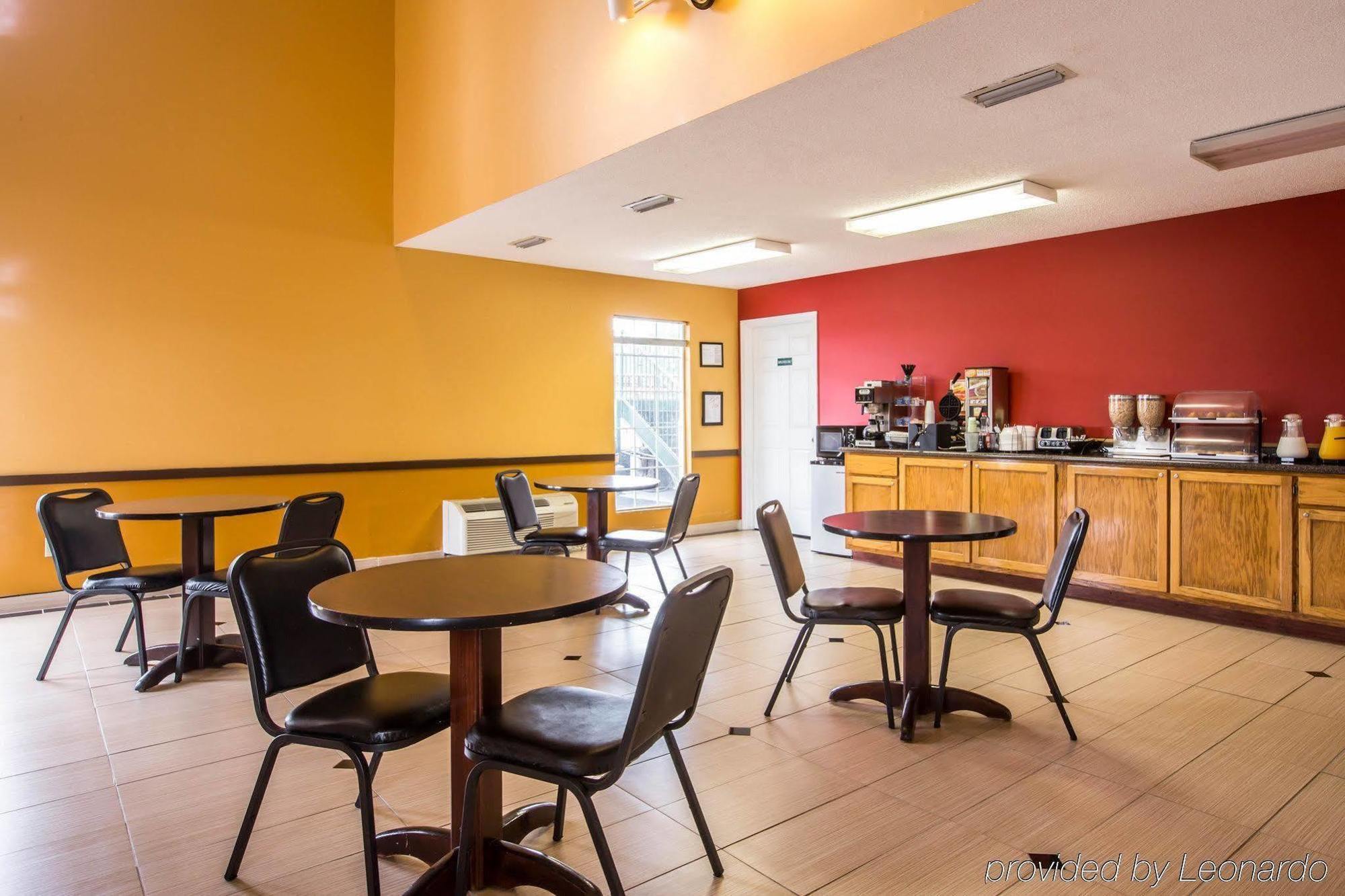 Econo Lodge Юфаула Екстериор снимка