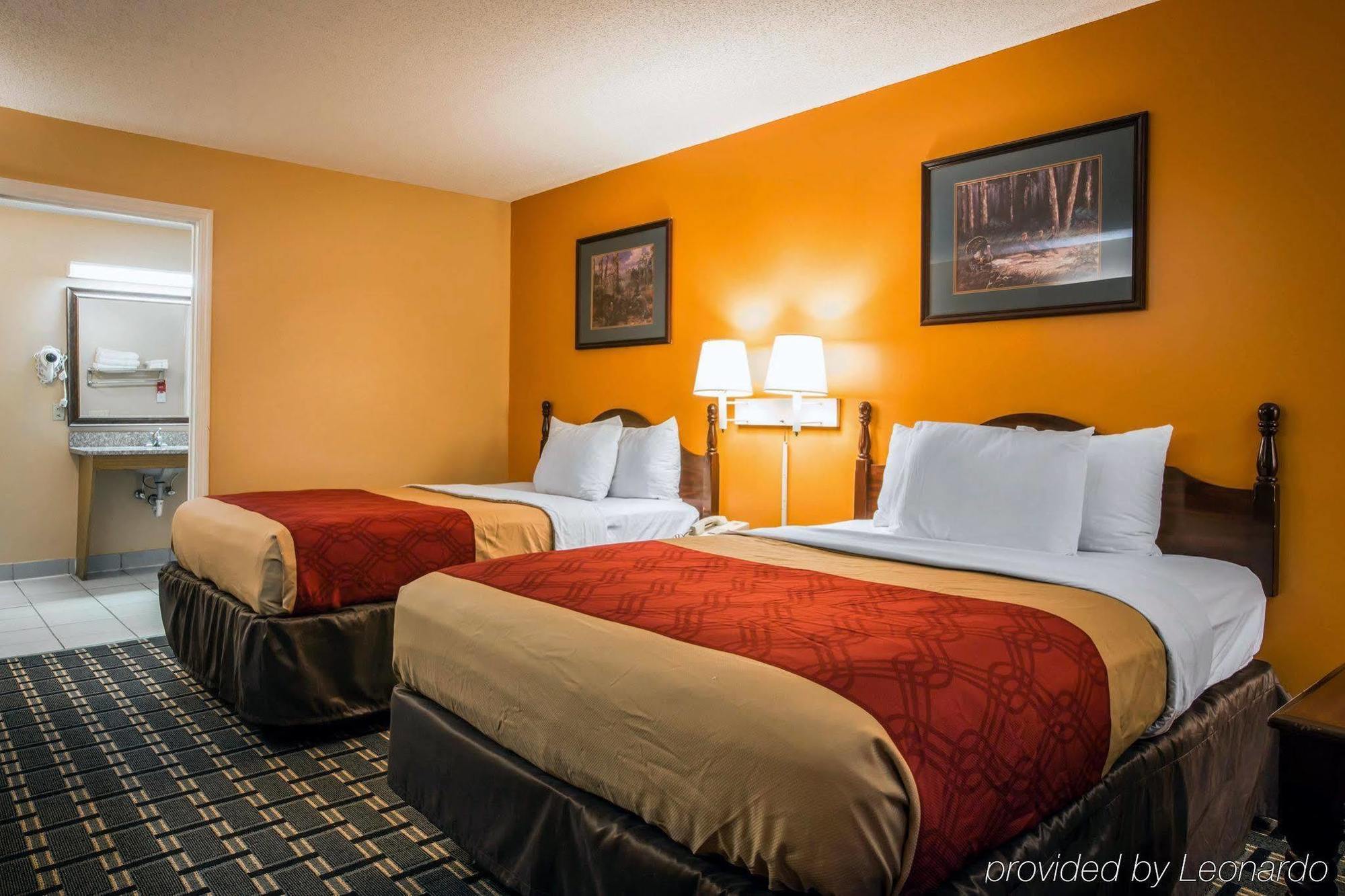 Econo Lodge Юфаула Екстериор снимка