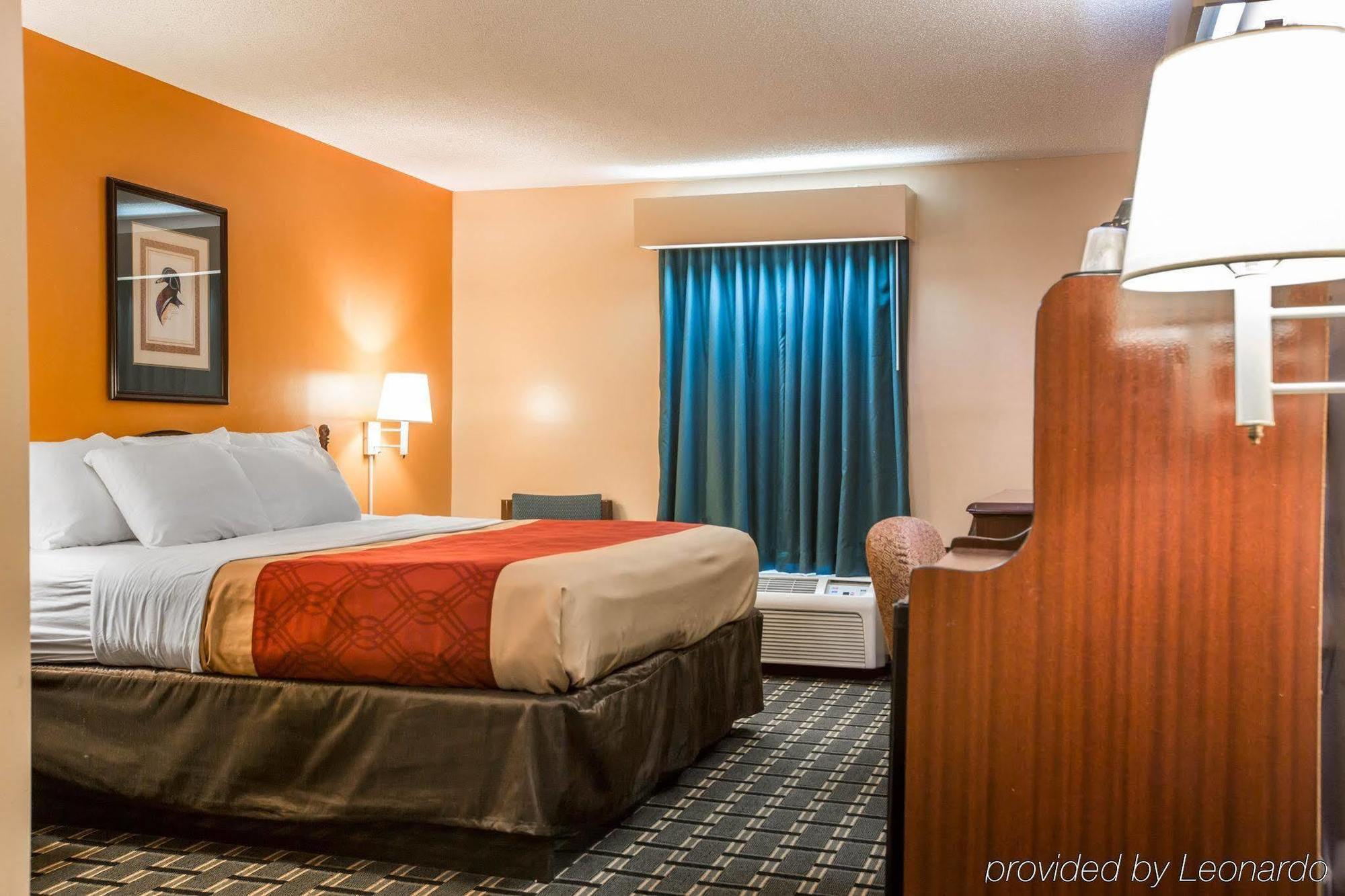 Econo Lodge Юфаула Екстериор снимка