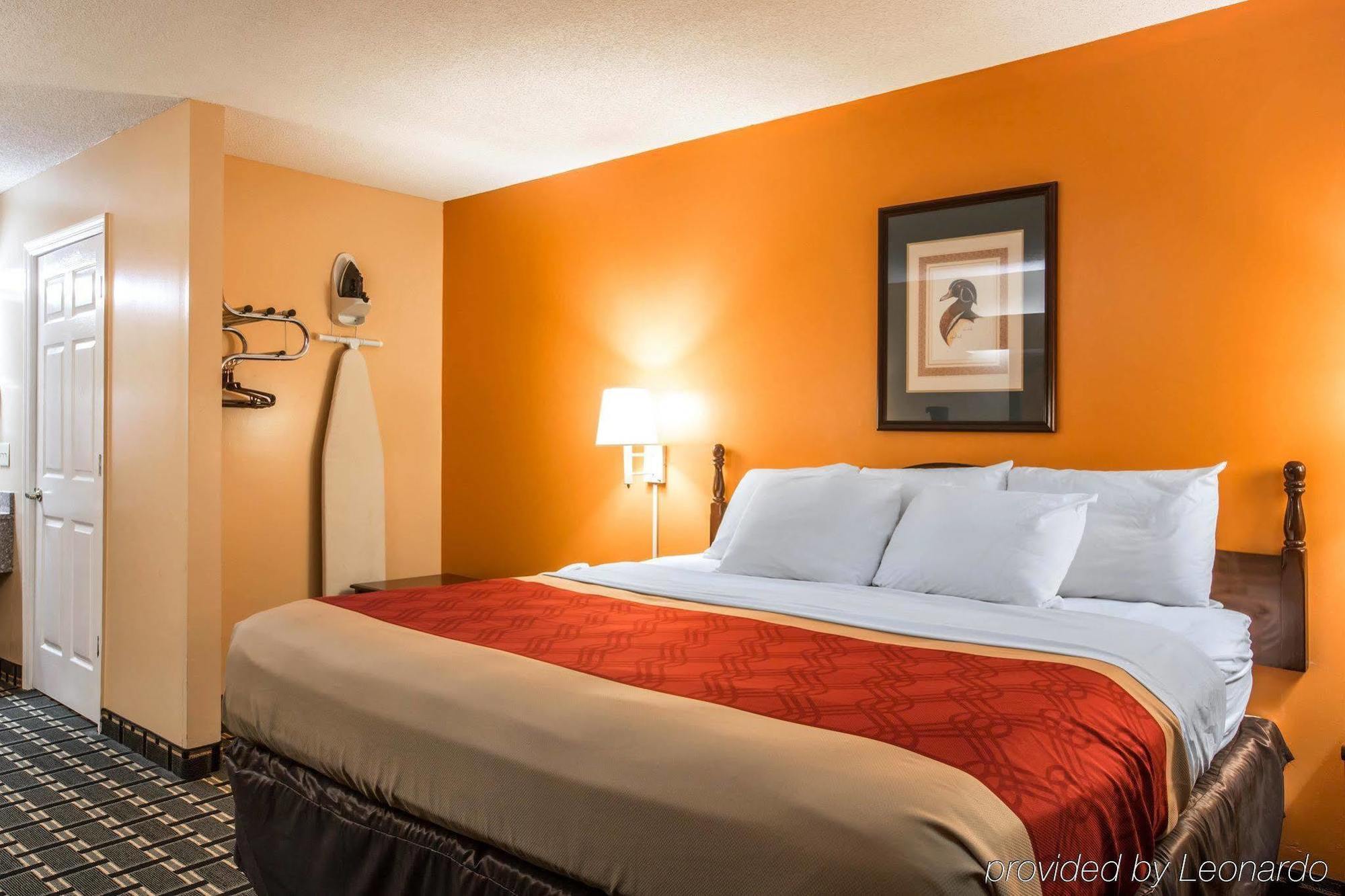 Econo Lodge Юфаула Екстериор снимка
