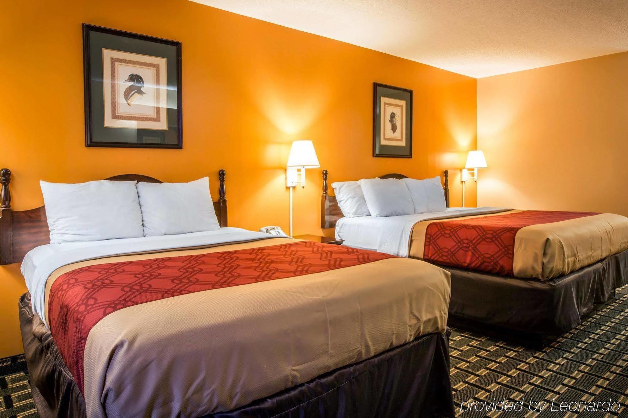 Econo Lodge Юфаула Екстериор снимка